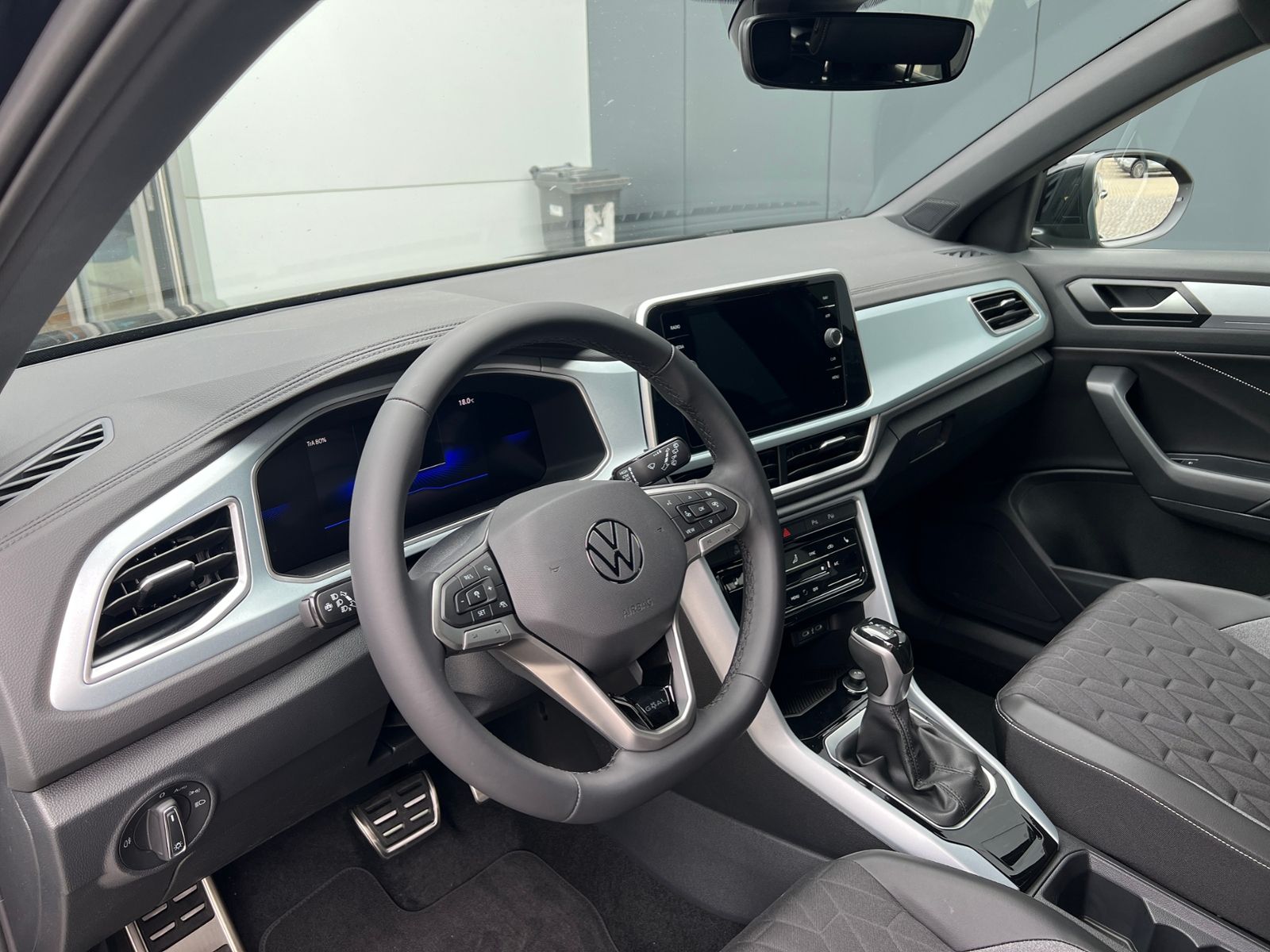 Fahrzeugabbildung Volkswagen T-Roc  GOAL 1.5 TSI DSG *AHK, Navi, Plus-Paket*