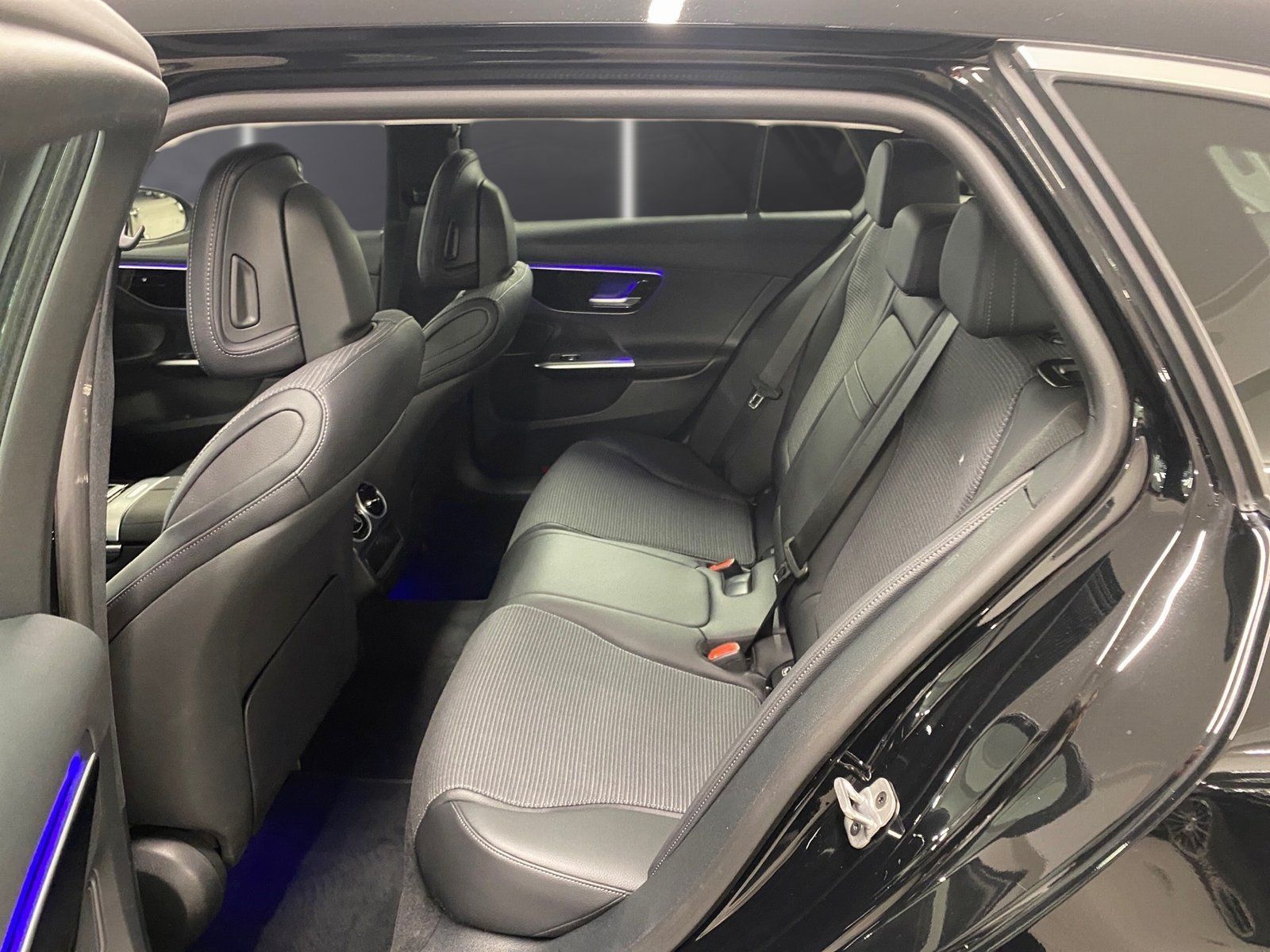 Fahrzeugabbildung Mercedes-Benz C 180 T Avantgarde*STDHZG*Totwink*LED*Kamera*