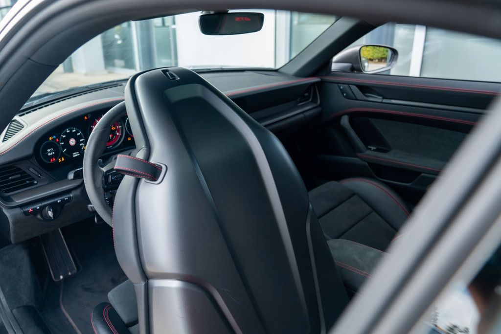 Porsche 992 Carrera 4 GTS/ MATRIX/ 18-WEGE/ LIFT/ BOSE Porsche 992 Carrera 4 GTS/ MATRIX/ 18-WEGE/ LIFT/ BOSE