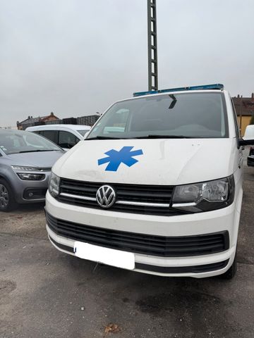 Volkswagen T6  Ambulance Krankenwagen RTW komplett