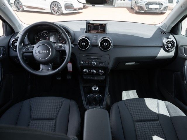 A1 Sportback 1.2 TSI ambition NAVI+SZH-VORNE