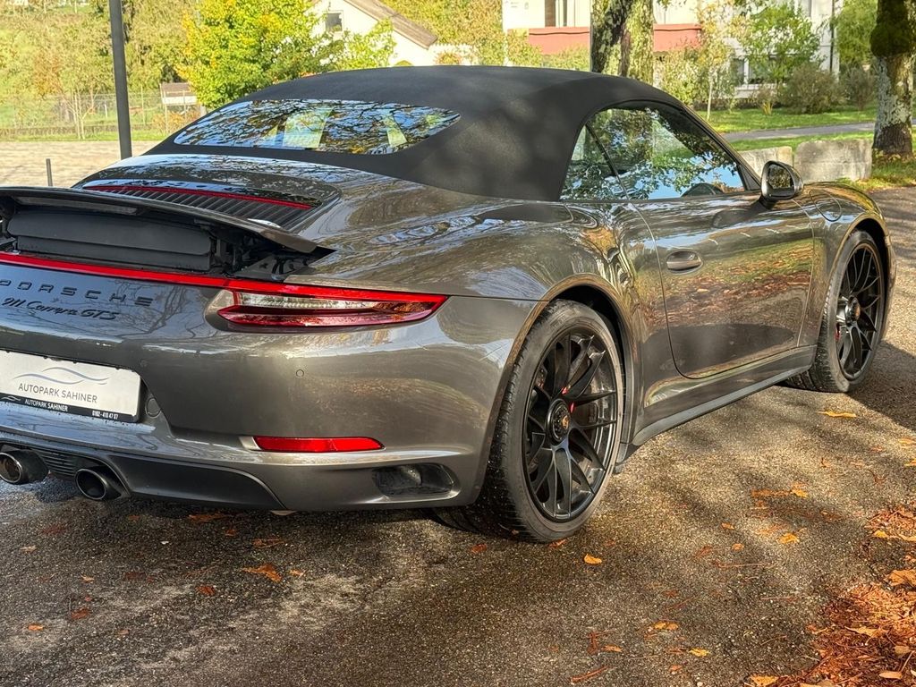 PORSCHE 911 2018