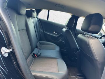 Mercedes CLA 200 Shooting Brake - 9
