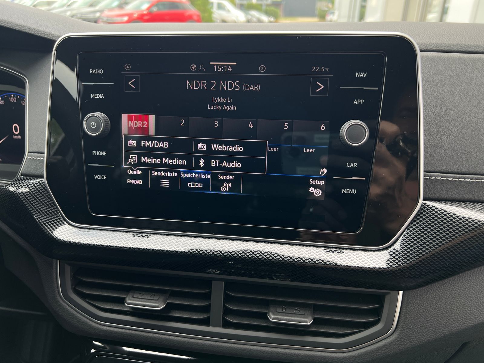 Fahrzeugabbildung Volkswagen T-Cross R-Line 1.5 TSI DSG *AHK, IQ.LIGHT, ACC,