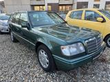 Mercedes-Benz E 300  4 MATIC H Kennzeichen - Mercedes-Benz E 300 aus 1993