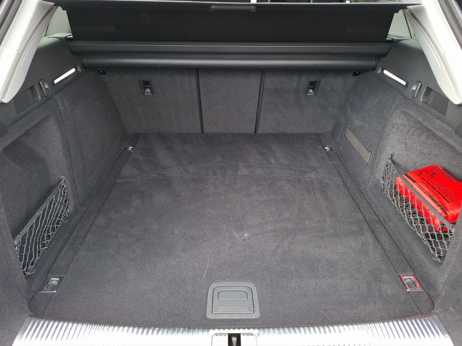 Fahrzeugabbildung Audi A4 Avant 40 TDI advanced S-tronic Navi AVC ACC P