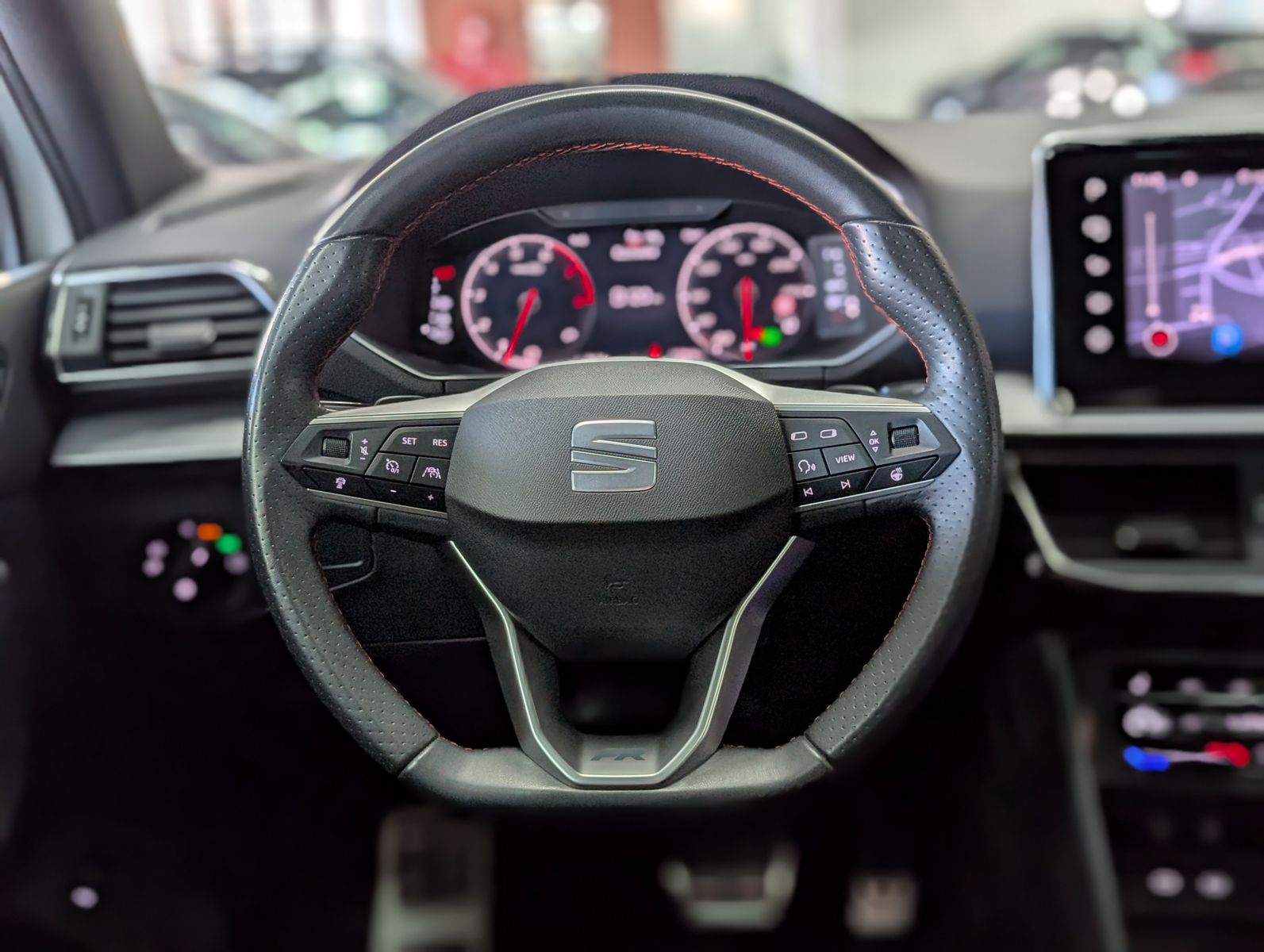 Fahrzeugabbildung SEAT Tarraco FR AHK PANO ACC VIRT APP MEMO BEATS StHz