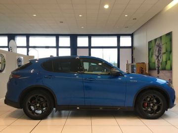 Alfa-Romeo Stelvio - 2