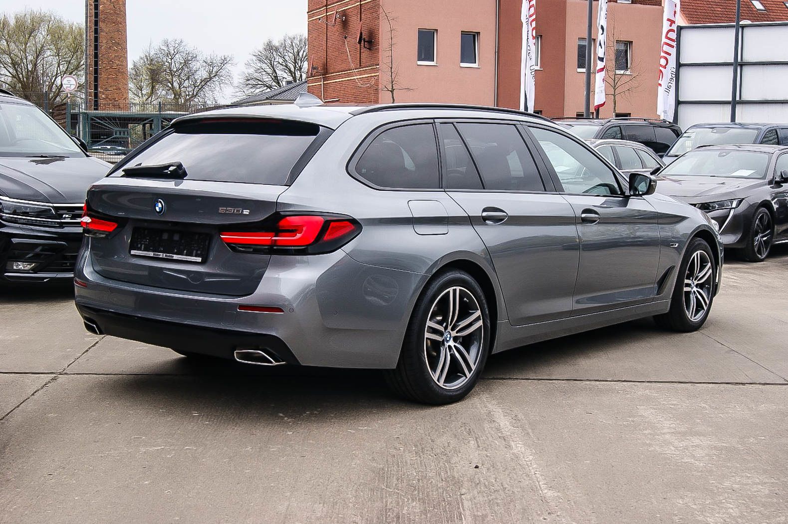 BMW 530 e Touring BANG&OLUFSEN PANORAMA HUD KAMERA foto 3