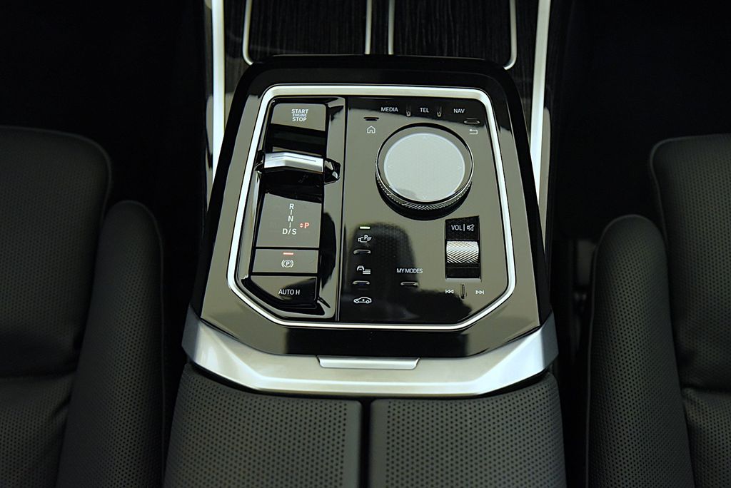 BMW 740