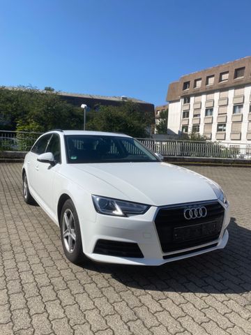 Audi A4 Avant/Navi/Tempomat/PDC/Shz/Bi-Xenon