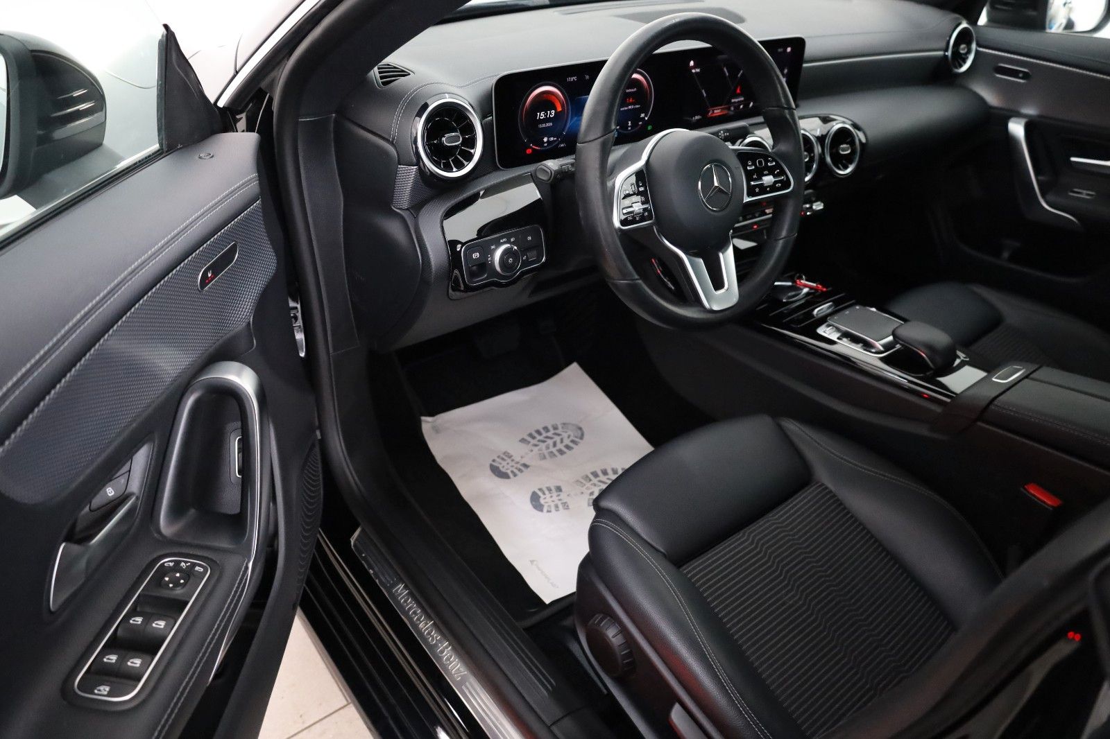 Fahrzeugabbildung Mercedes-Benz CLA 200 SB Progressive T.Leder,Navi,LED,SH,SR+WR