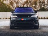 Land Rover Range Rover Sport SVR / Santorini Black / Carbon - Land Rover Range Rover Sport SV-CARBON mit Benzin-Antrieb