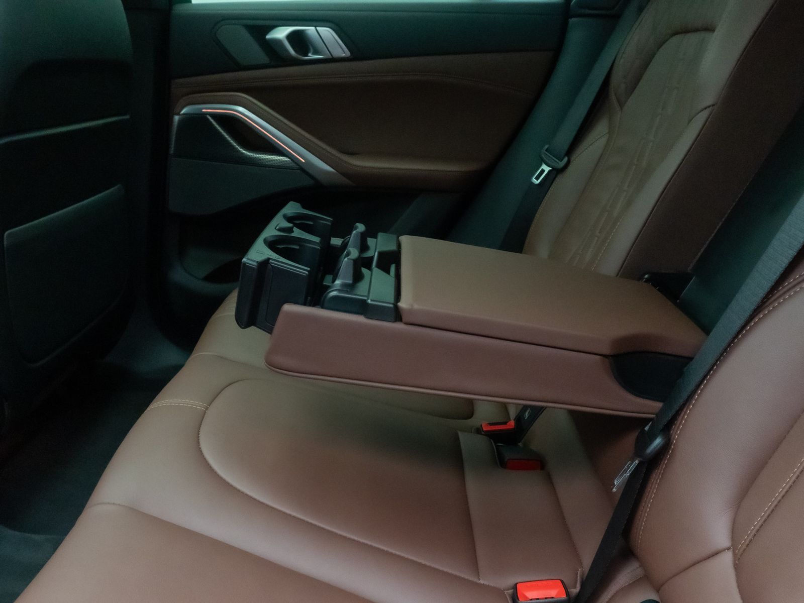 Fahrzeugabbildung BMW X6 M50i 360&deg;Laser DAB H/K Panoram Individual 22"