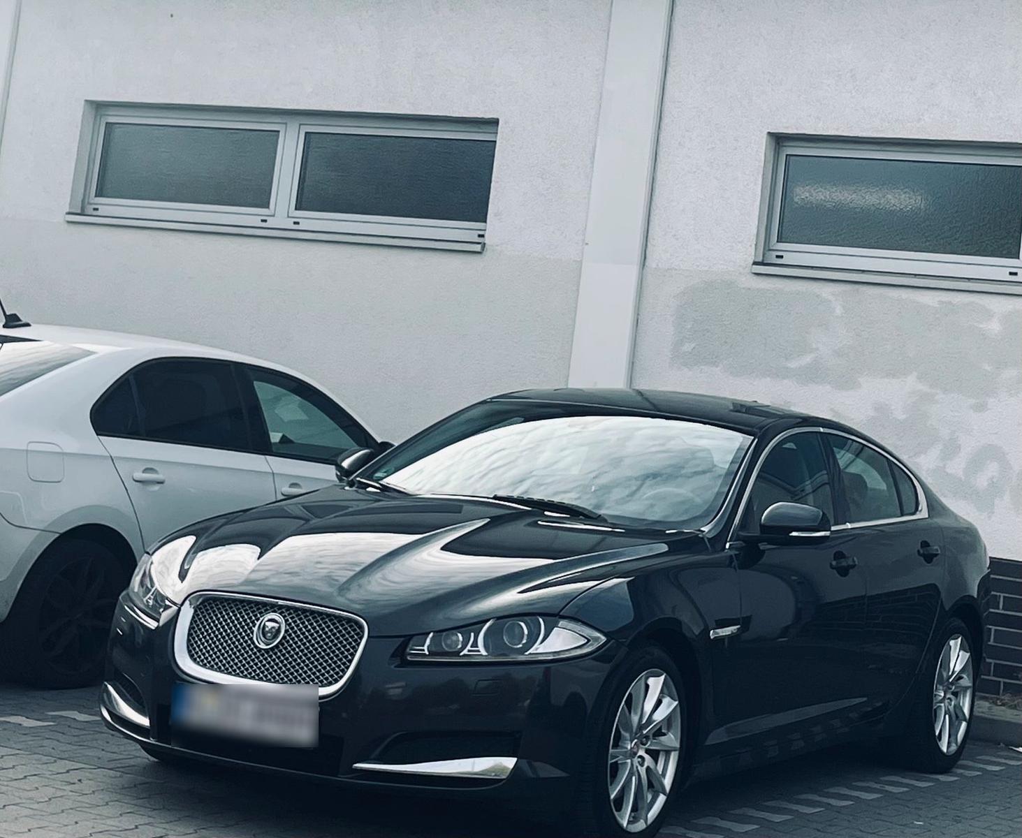 Jaguar XF