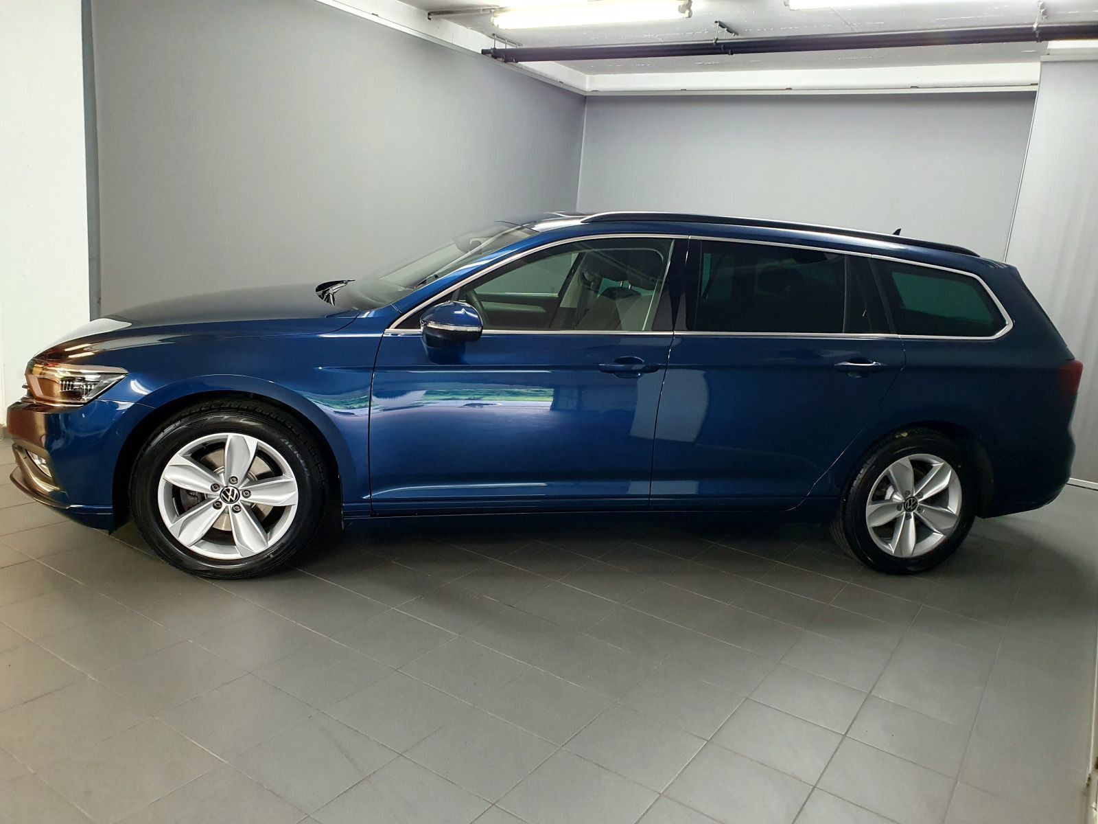 Volkswagen Passat Variant Business 2.0TDI DSG 4mot AHK Pano foto 2