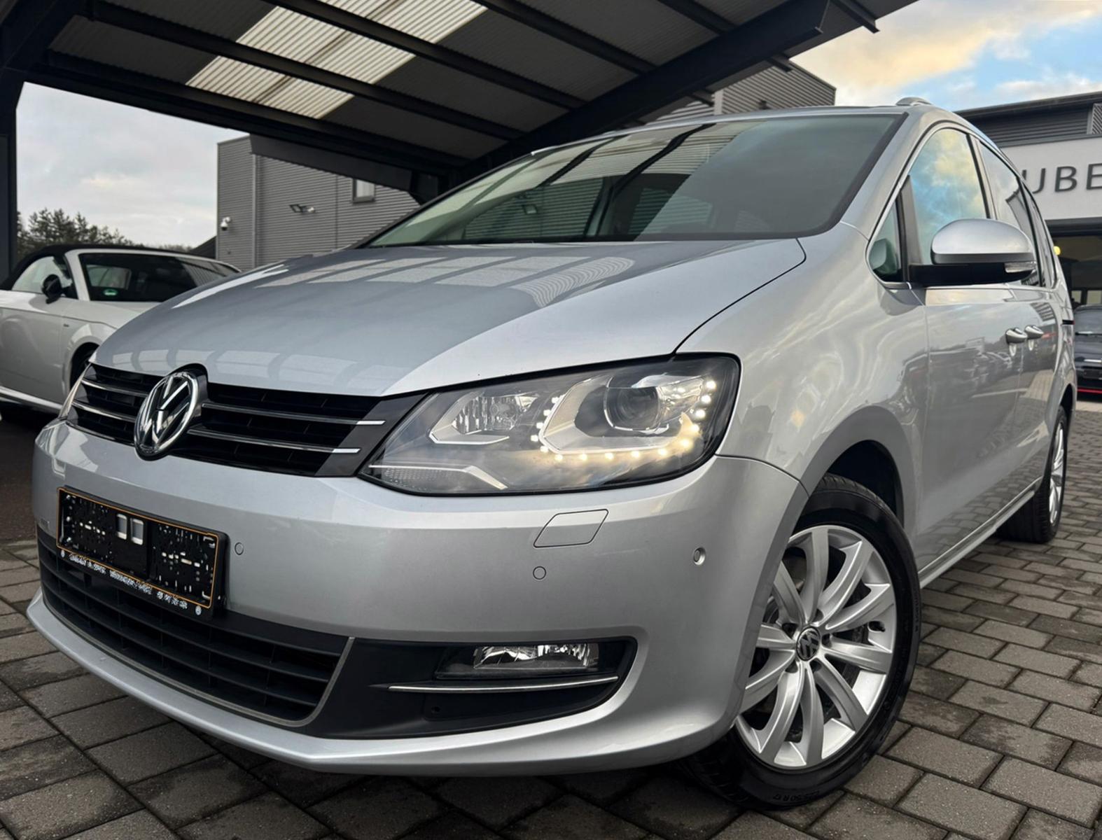 Volkswagen Sharan TDI Highline 4Motion Leder Navi Pano LED