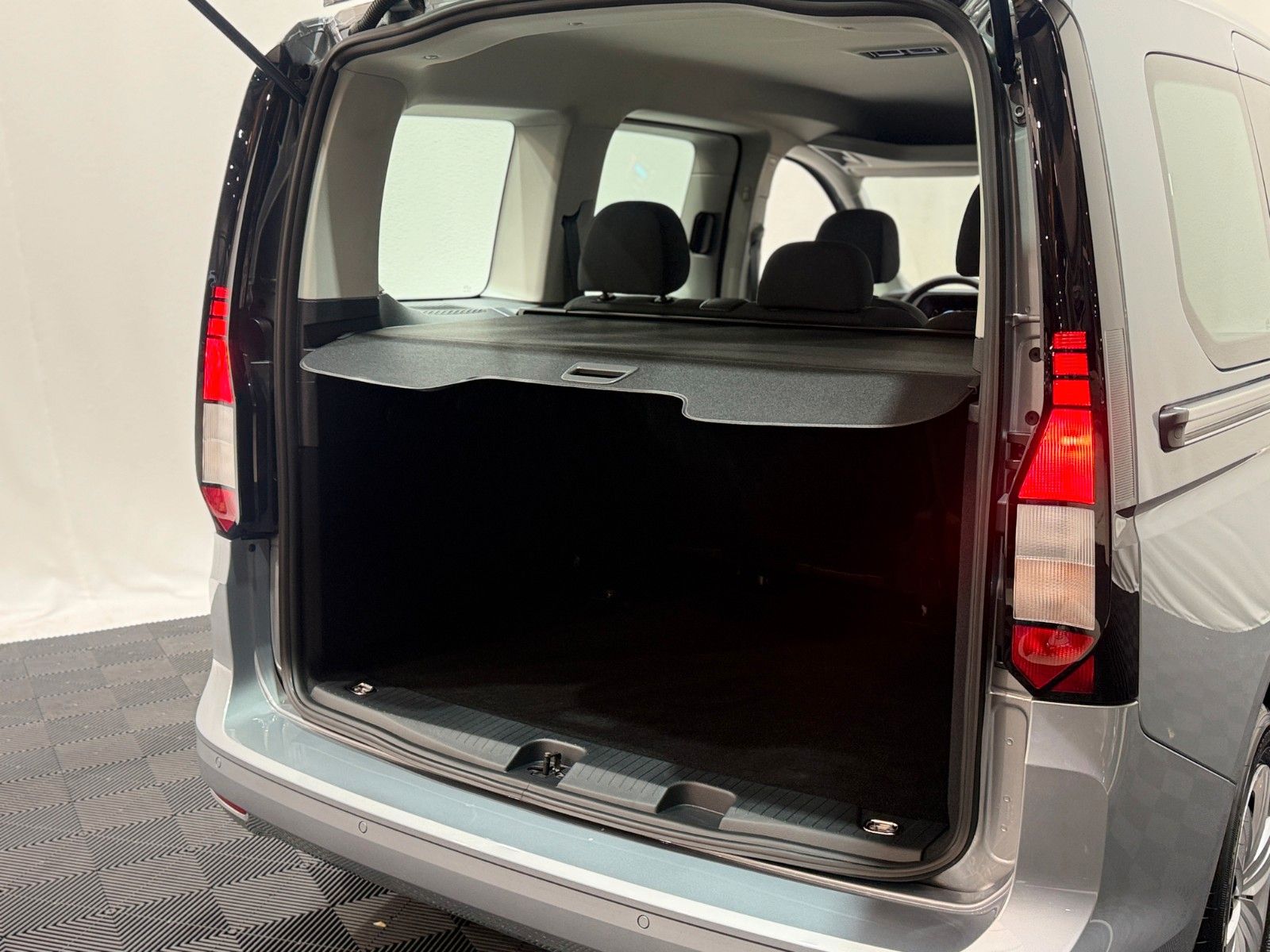 Fahrzeugabbildung Volkswagen DSG-Family-5Si-AppCon-RFK