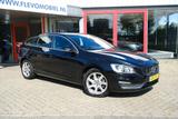 Volvo V60 1.6 T3 Momentum Aut. Navi|LMV|Clima|PDC - Volvo V60: Scheckheftgepflegt