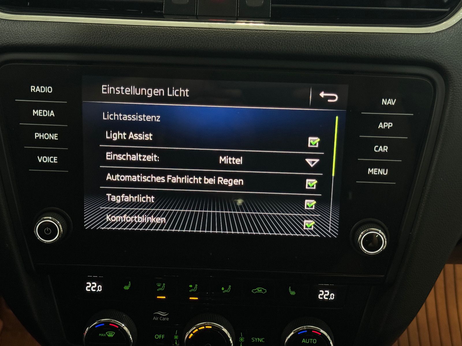 Fahrzeugabbildung SKODA Octavia STYLE 4X4 PANO NEUER MOTOR / MEGA VOLL