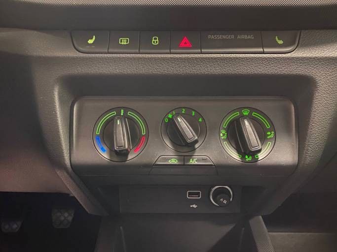 Fahrzeugabbildung SKODA FABIA COMBI 1.0 TSI Ambition+SHZ+SMARTLINK+ALU++