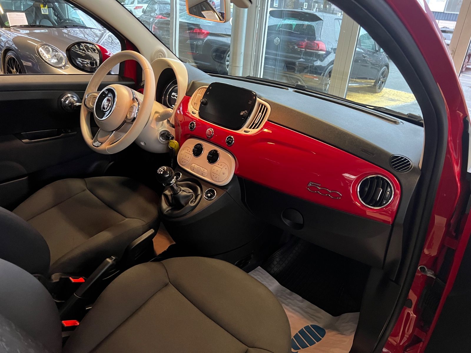 Fahrzeugabbildung Fiat 500 Dolcevita *PANO*TEMPOMAT*PDC*VIELE EXTRA´S