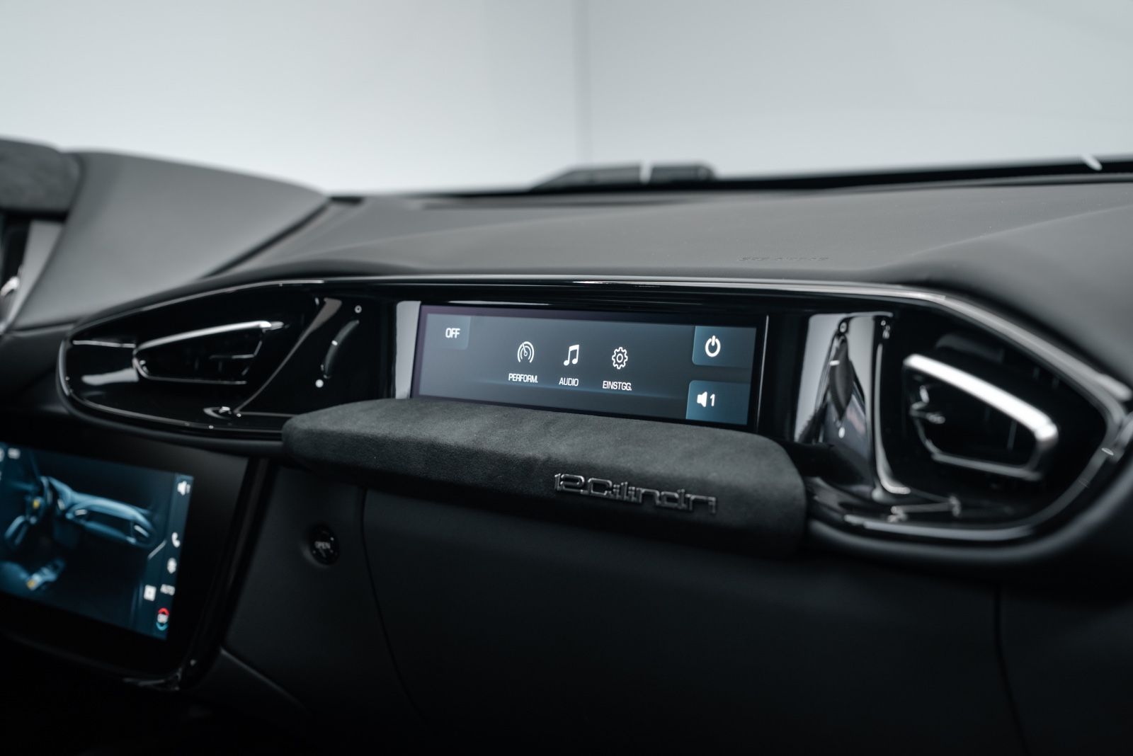 Fahrzeugabbildung Ferrari 12Cilindri PANO/LIFT/RACING SEATS/CARBON/SURR