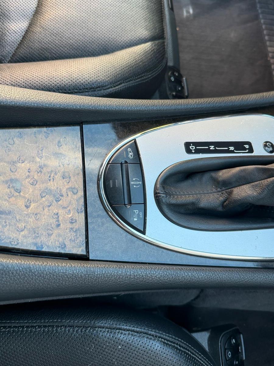 Mercedes-Benz E500 2005 — photo 12