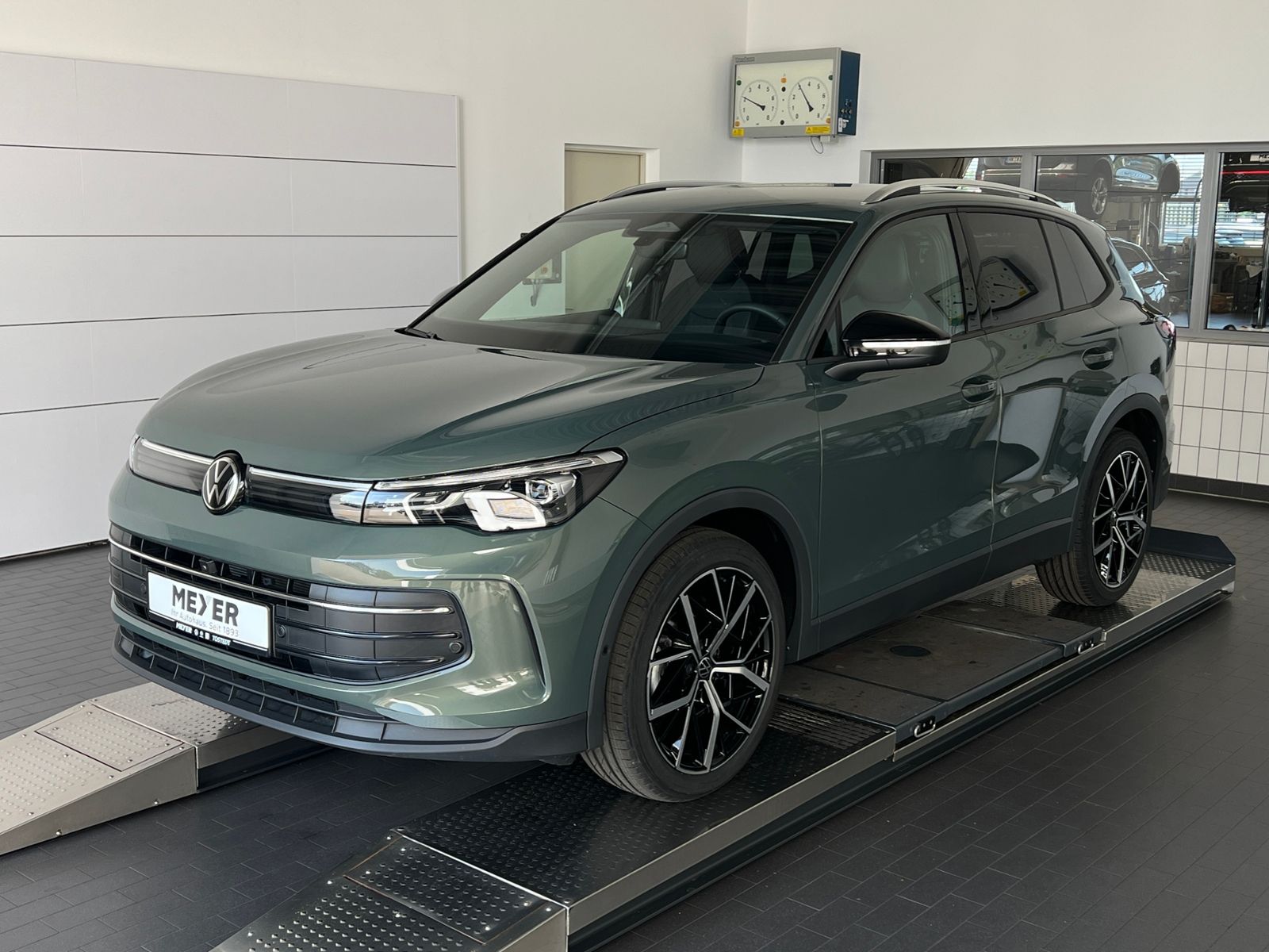 Fahrzeugabbildung Volkswagen Tiguan GOAL 1.5 eTSI DSG *Garantie, AHK, ACC, LE