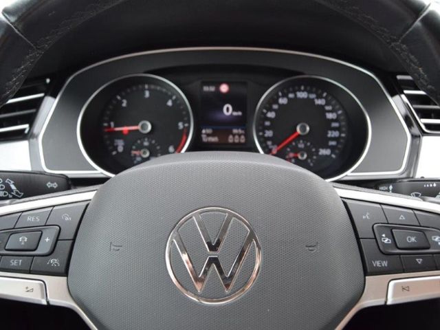 Passat Variant 2.0 TDI Business AHK/LED/NAVI+VZE