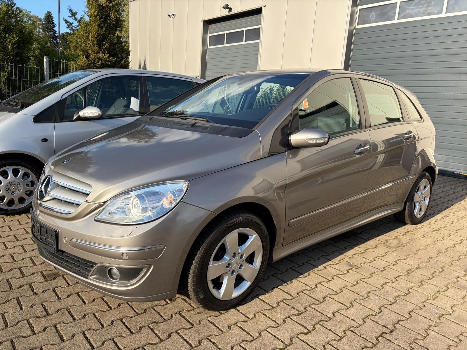 Mercedes-Benz B 200