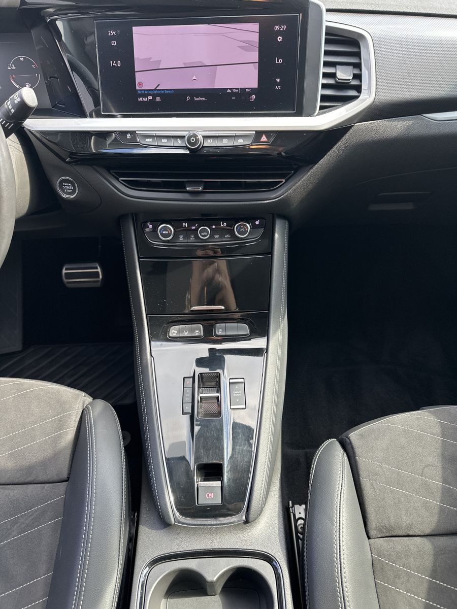 Fahrzeugabbildung Opel Grandland (X) 1.5 D Elegance NAV+MATRIX+ACC+AHK