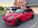 Porsche Cayenne GTS | Facelift | Porsche Approve - Porsche Cayenne: Rot