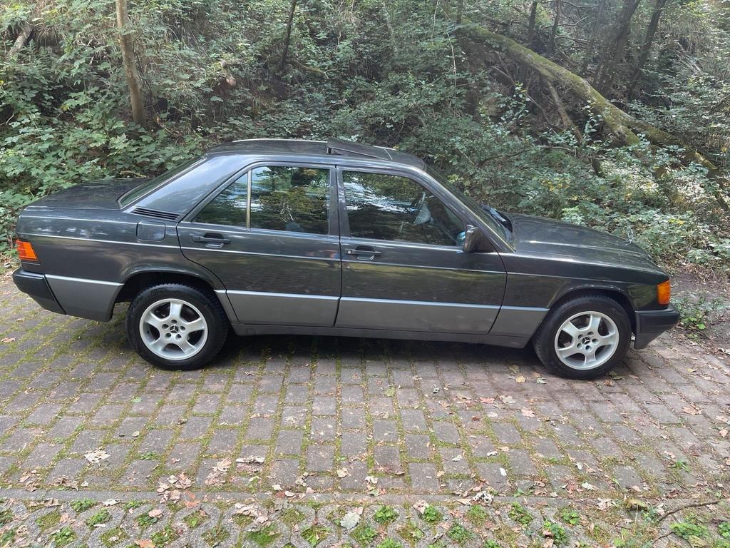 Mercedes-Benz 190