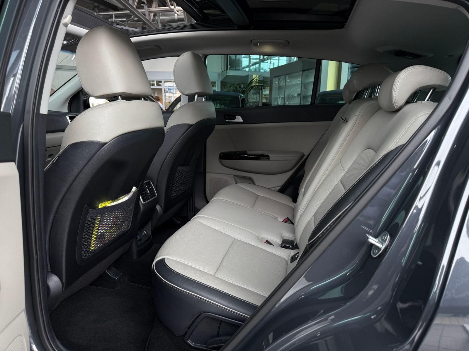 Fahrzeugabbildung Kia Sportage Platinum Edition 4WD PANO LED NAVI