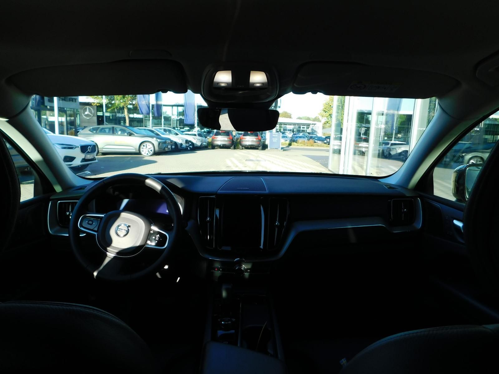 Fahrzeugabbildung Volvo XC60 B4 D AWD Plus Dark