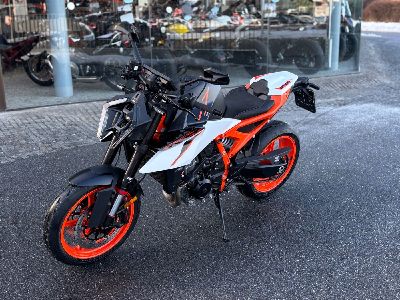 Fahrzeugabbildung KTM 990 Duke R Modell 2026