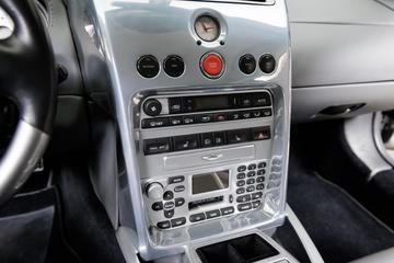 2001 Aston Martin V12 VANTAGE 缩略图 12
