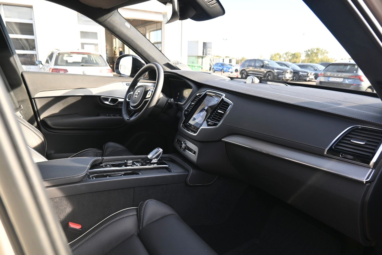 Fahrzeugabbildung Volvo XC90 Ultimate Dark Recharge Plug-In Hybrid AWD