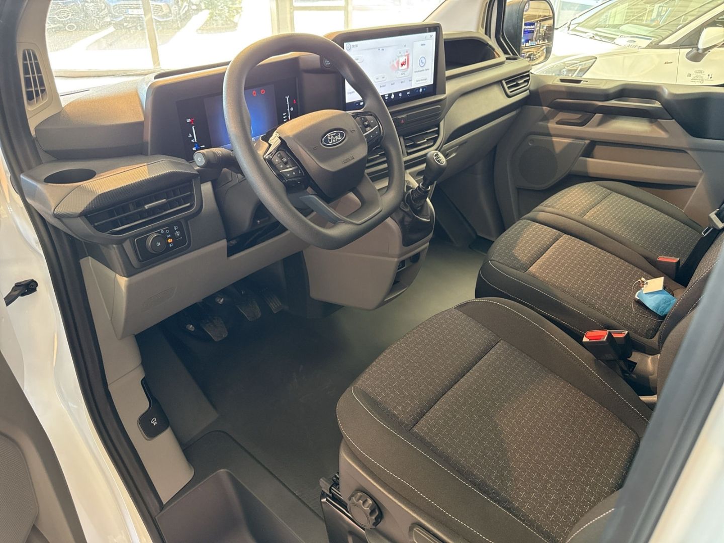 Fahrzeugabbildung Ford Transit Custom Kasten 300 L2 Trend mit WÜRTH UMB