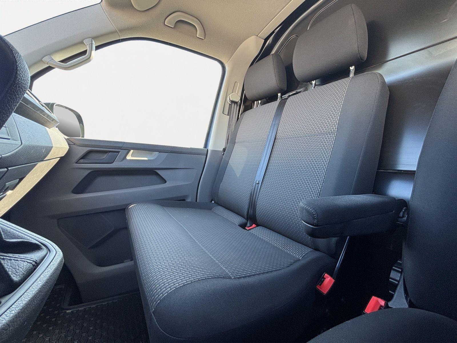 Volkswagen T6.1 Kasten 2.0 TDI LR AHK+PDC+Navi+Klima+StandH