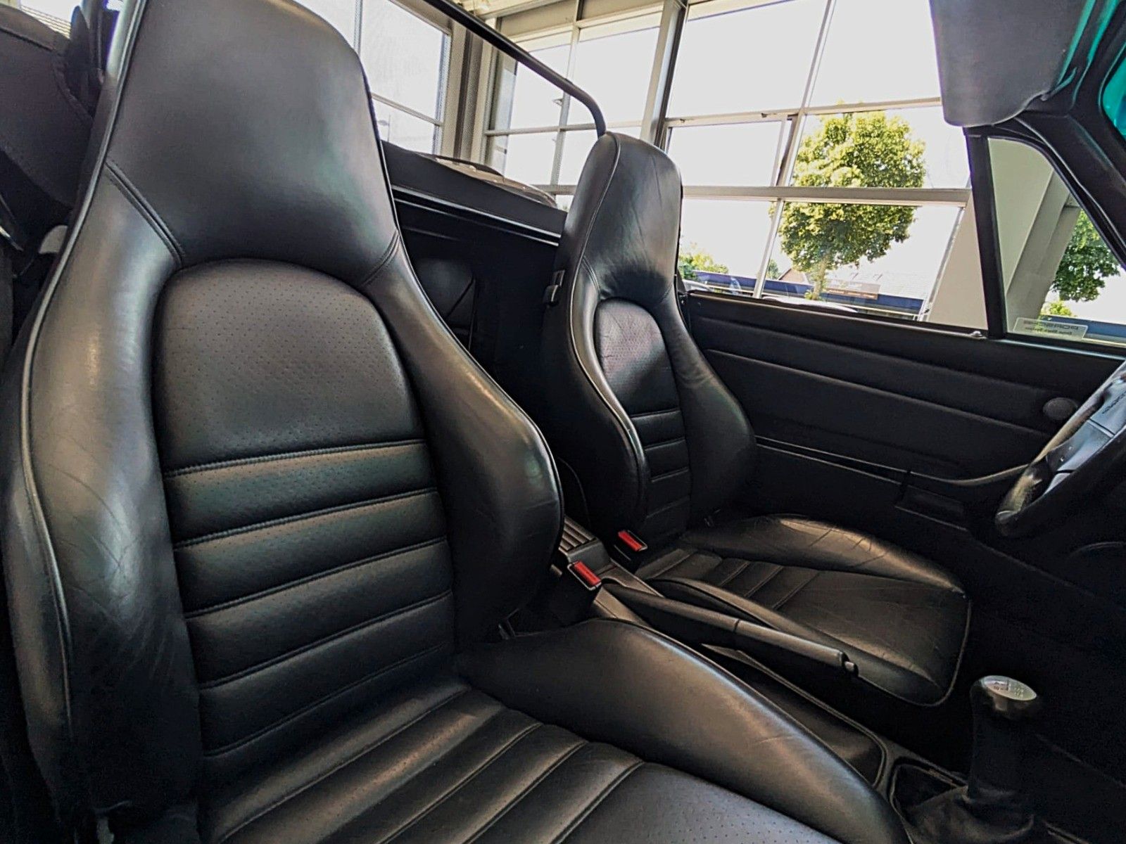 Fahrzeugabbildung Porsche 993 CARRERA CABIO KLIMA LITRONIC 17''CUP*DEUTSCH