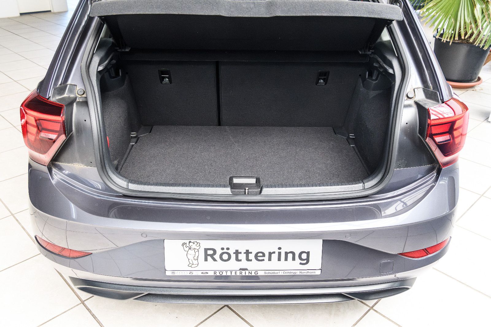Fahrzeugabbildung Volkswagen Polo 1.0l 59kw+Klima+LED+GJ-Reifen+SHZ