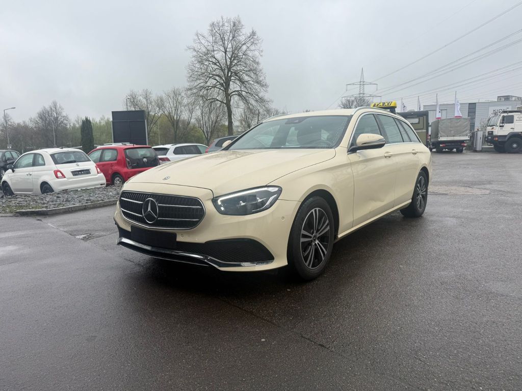 Image of Mercedes-Benz E 200