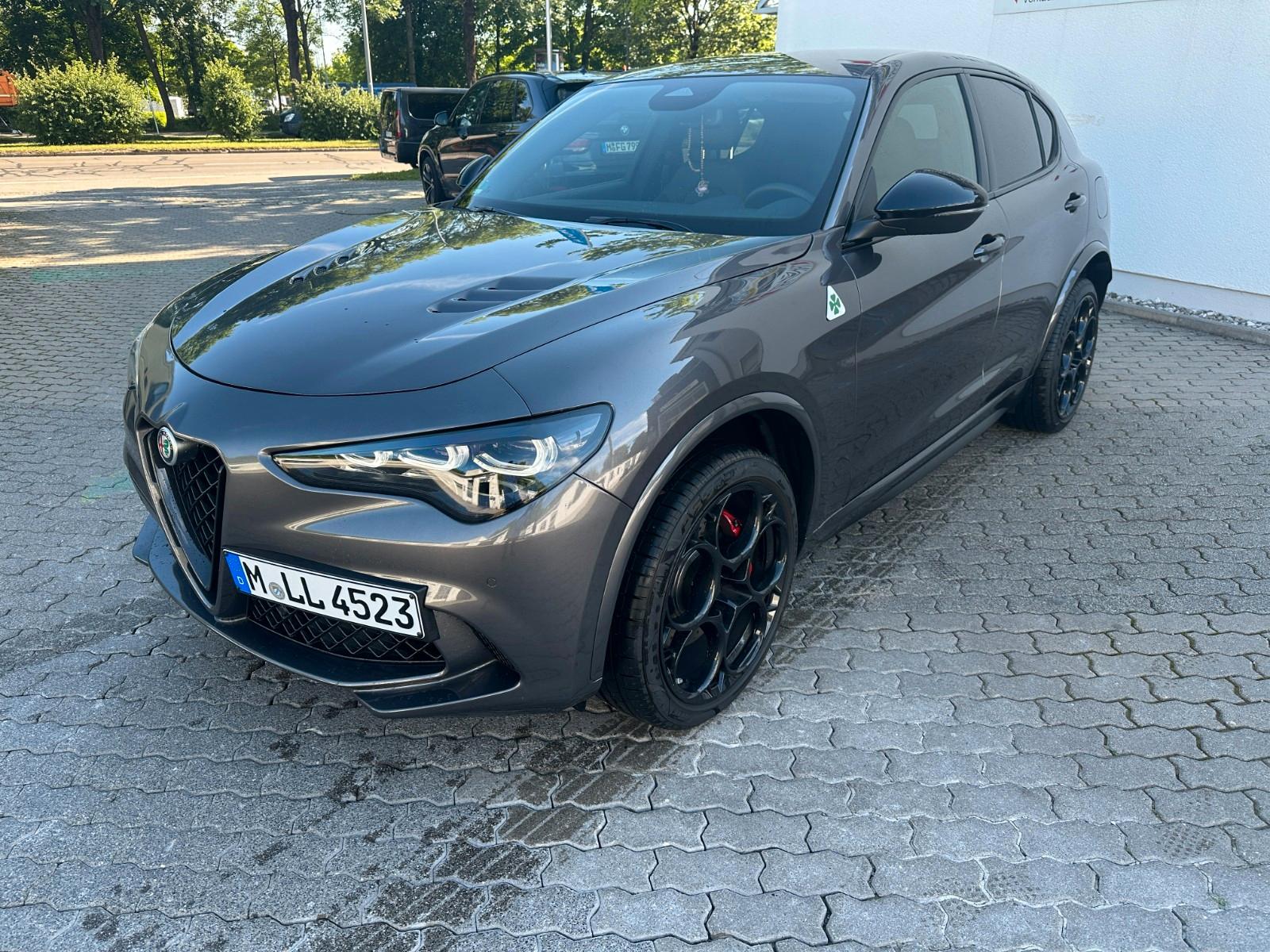 Alfa Romeo Stelvio Quadrifoglio Q4*AKRAPOVIC*Harman-Kardon*
