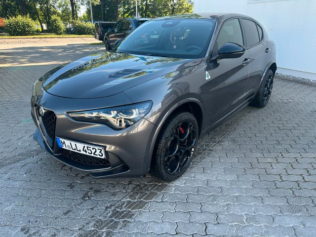 Alfa Romeo Stelvio Quadrifoglio Q4*AKRAPOVIC*Harman-Kardon*