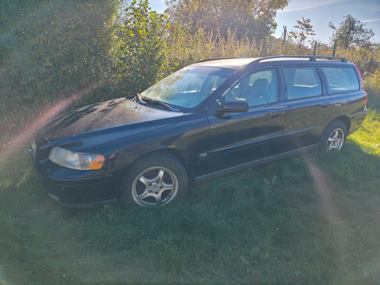 Volvo V70 2004 — engine 163 HP (120kW)