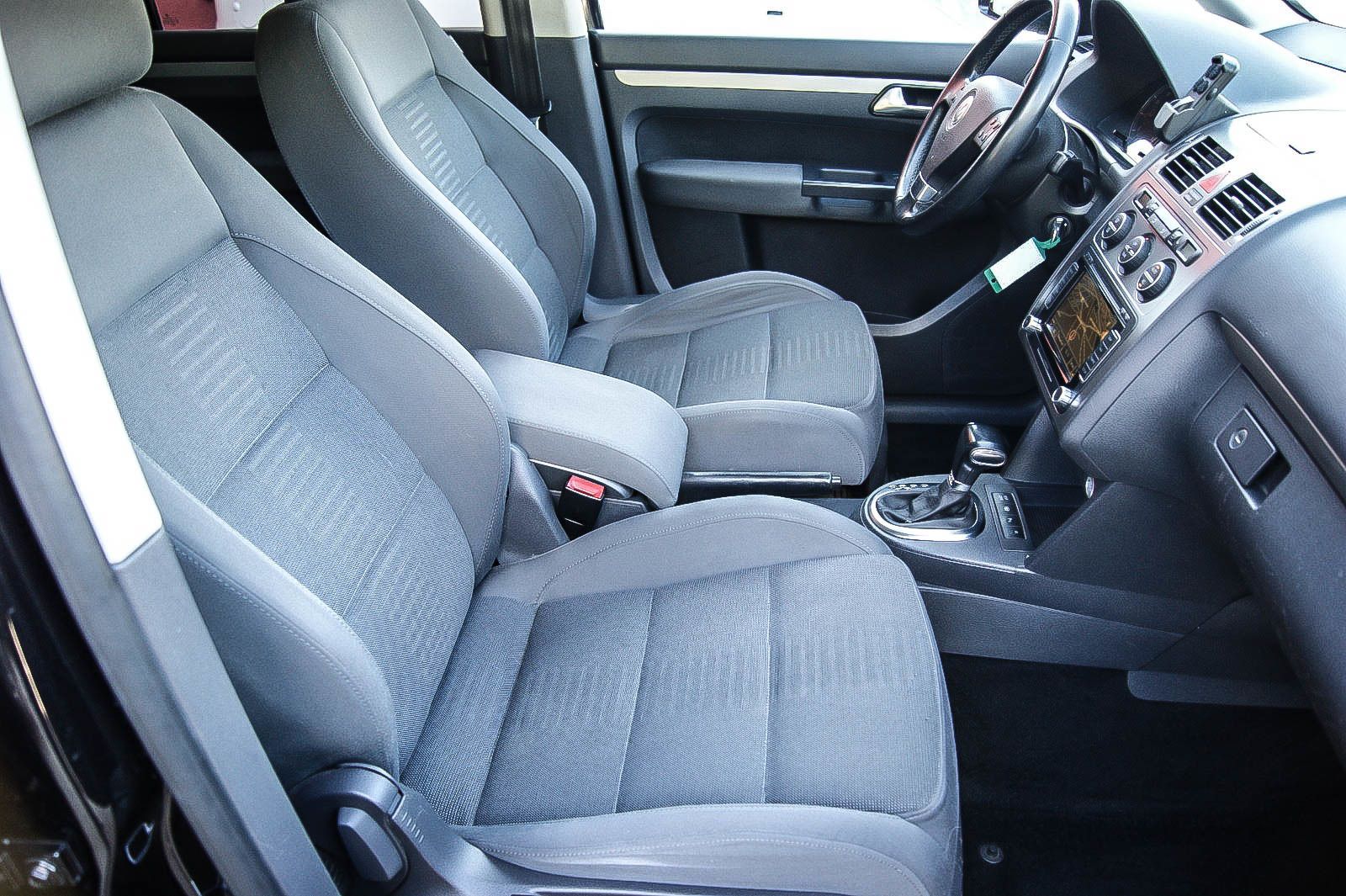 Fahrzeugabbildung Volkswagen Touran 1.4TSI DSG Highline 7-SITZE