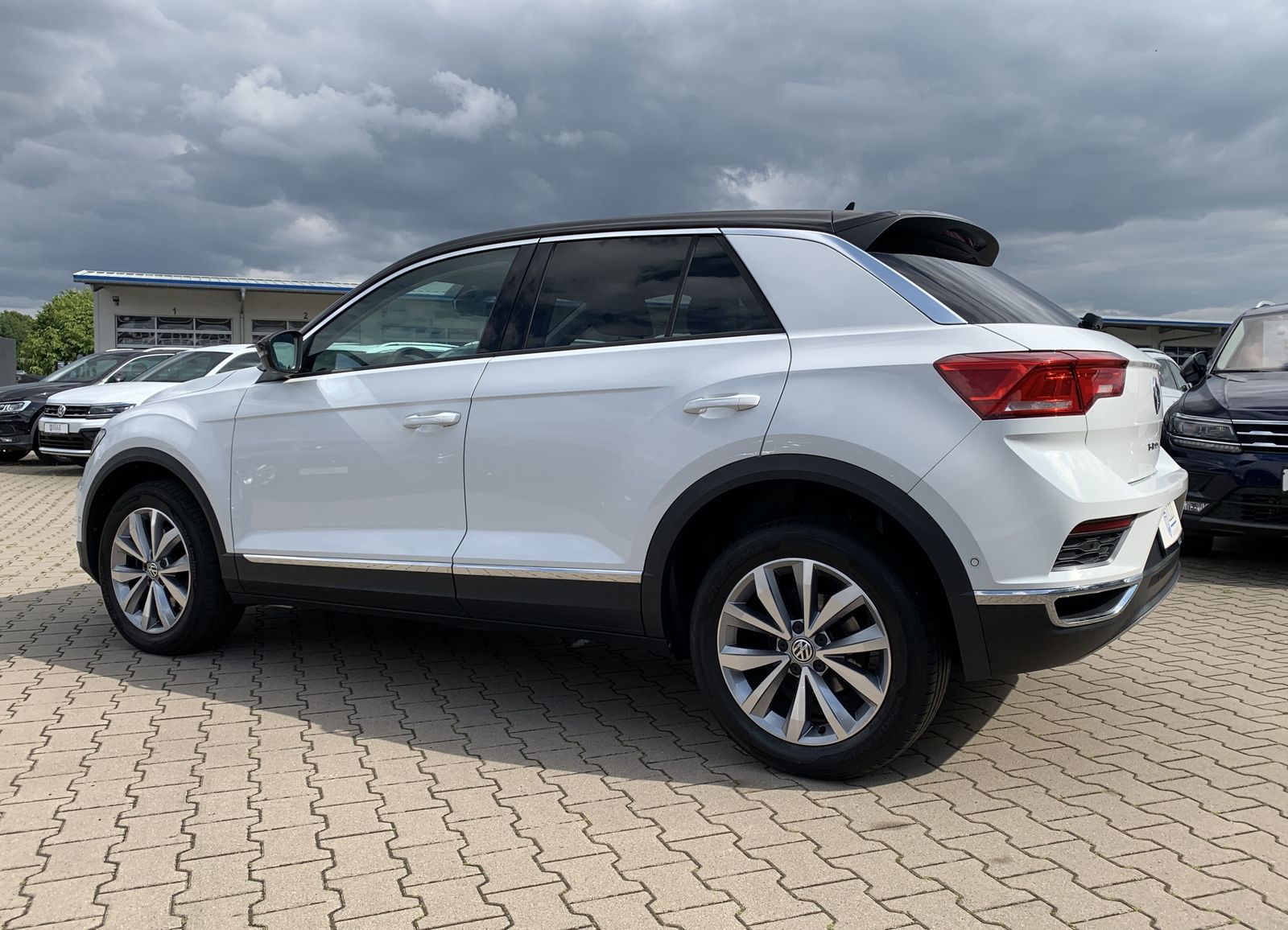 Fahrzeugabbildung Volkswagen T-Roc 2.0 TDI*Style*Leder*LED*STHZ*ACC*Side*Cam*