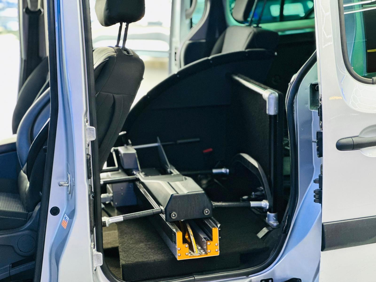 Mercedes-Benz Citan Behindertengerecht-Ladeboy-Handgas